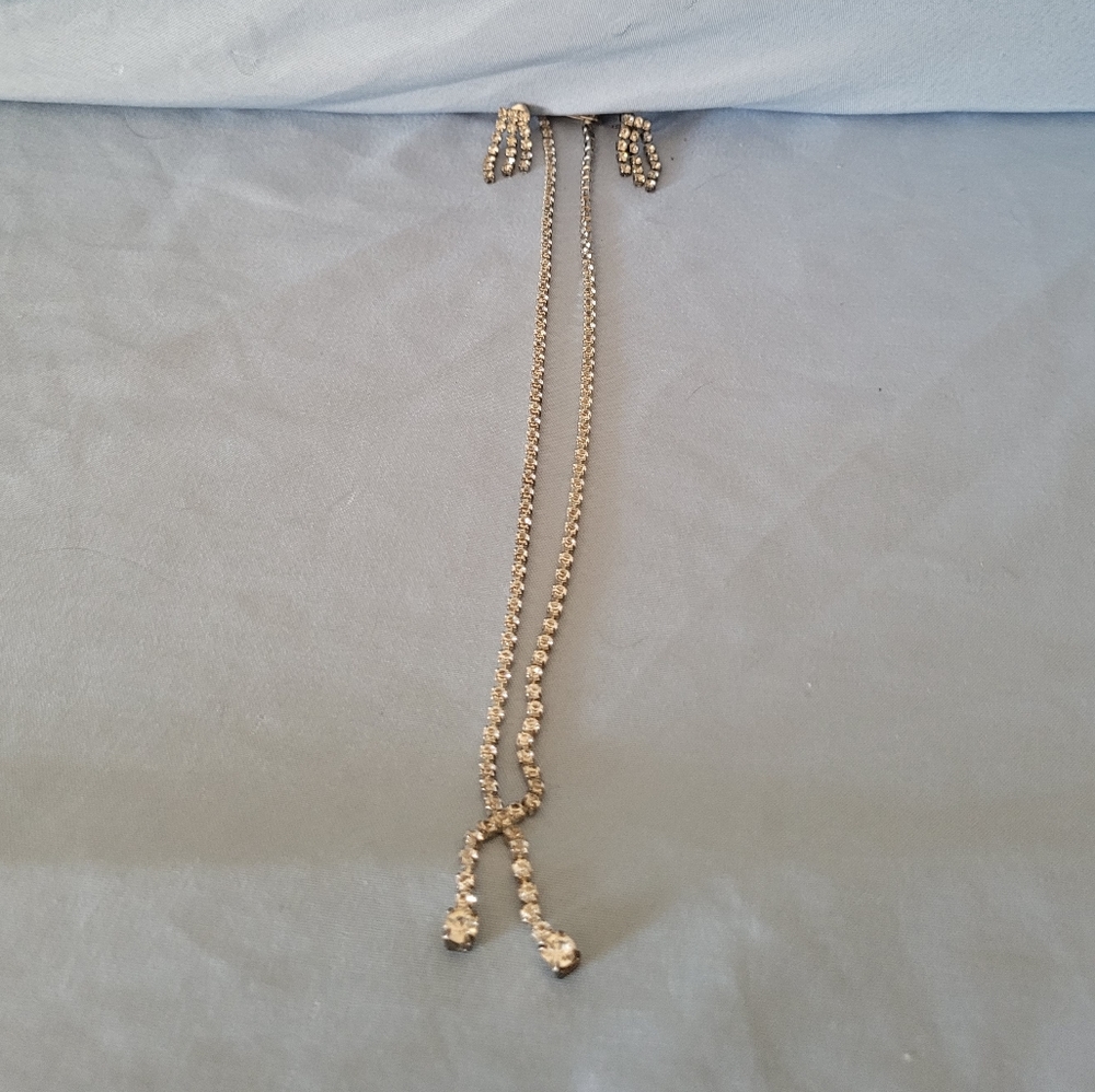 #600 Vintage crystal silver necklace and earrings set